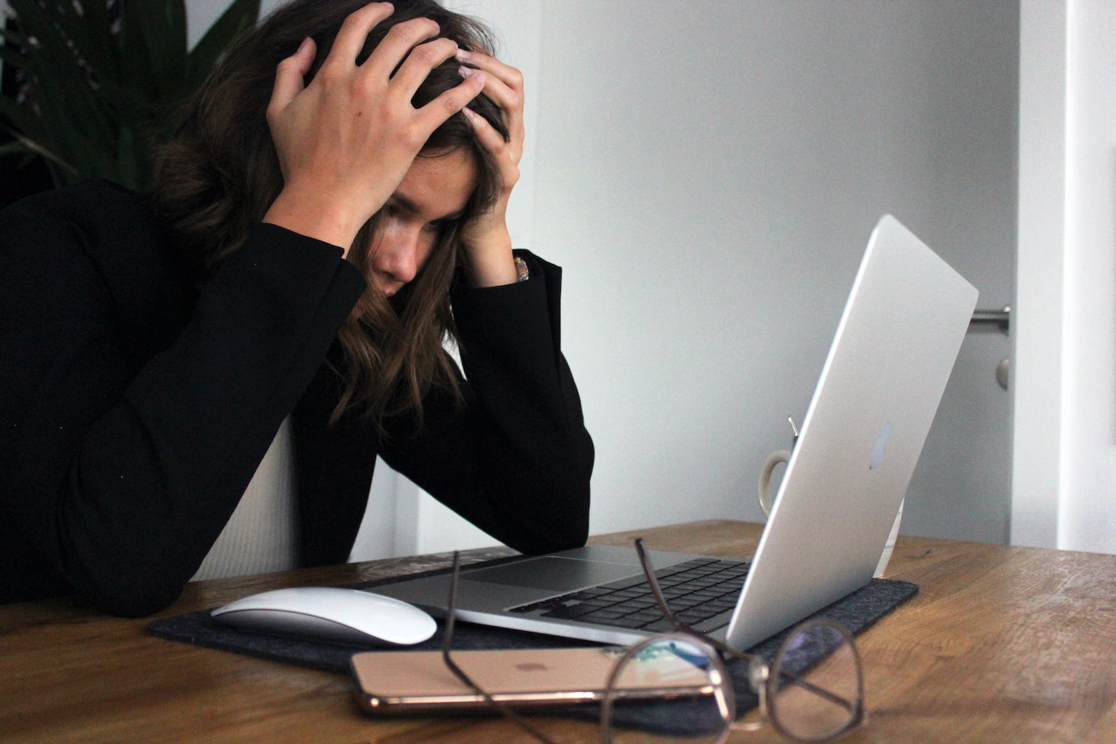 Photo by Elisa Ventur How to Deal With Stress at Your Job